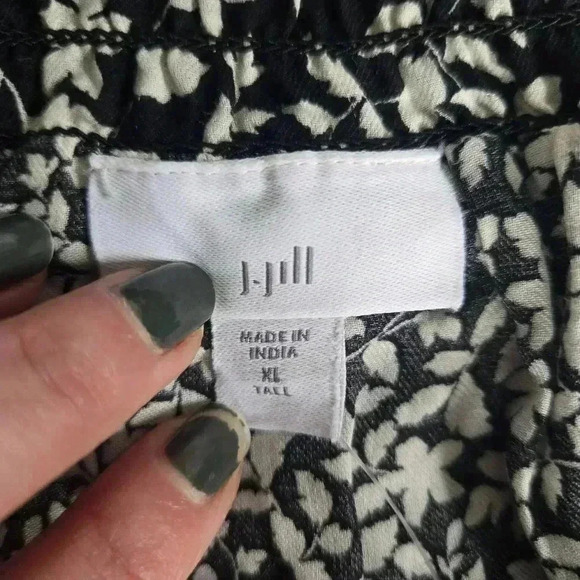 NWT J.Jill smocked waist a line black and white floral skirt sz XL tall - Picture 6 of 9